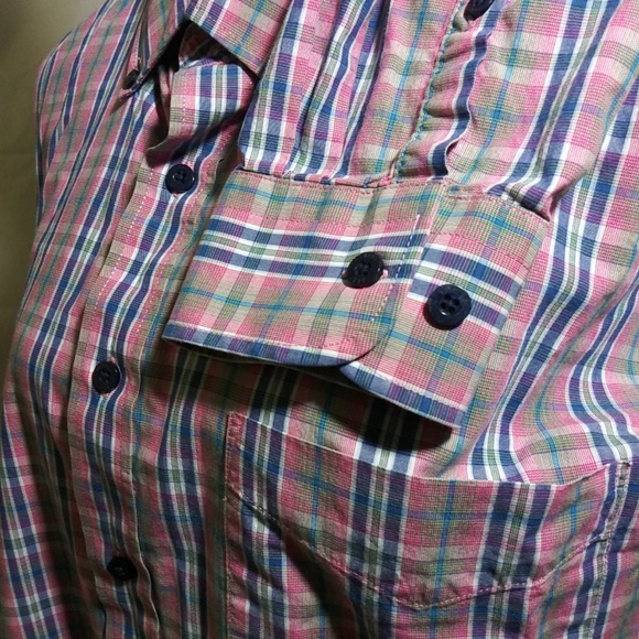 Blue checkered button down 👕 - Picture 4 of 7